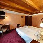 L' Aiglon Hotel 3*