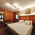 L' Aiglon Hotel