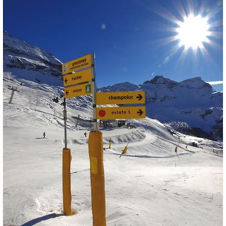 L' Aiglon Отель