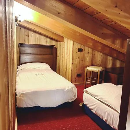 L' Aiglon 3*