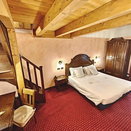 L' Aiglon 3*