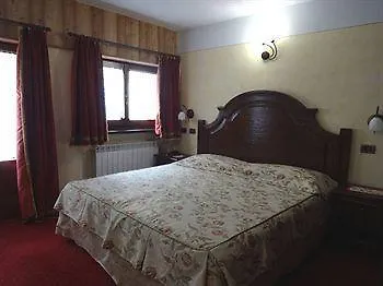 Ξενοδοχείο L' Aiglon 3*