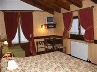 Ξενοδοχείο L' Aiglon 3*