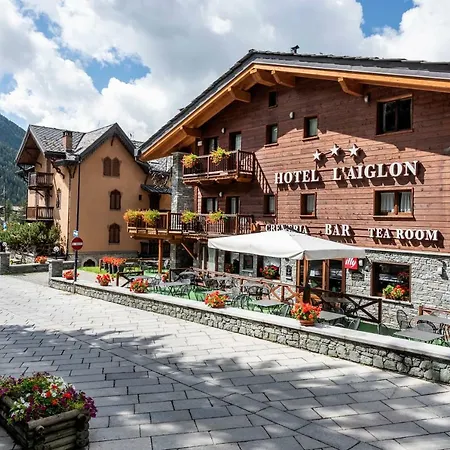 L' Aiglon Отель Камполук