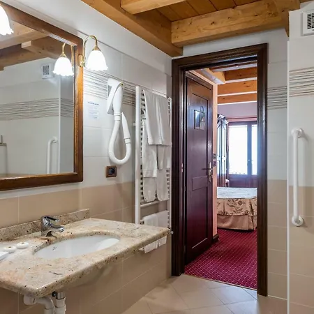L' Aiglon Hotel 3*